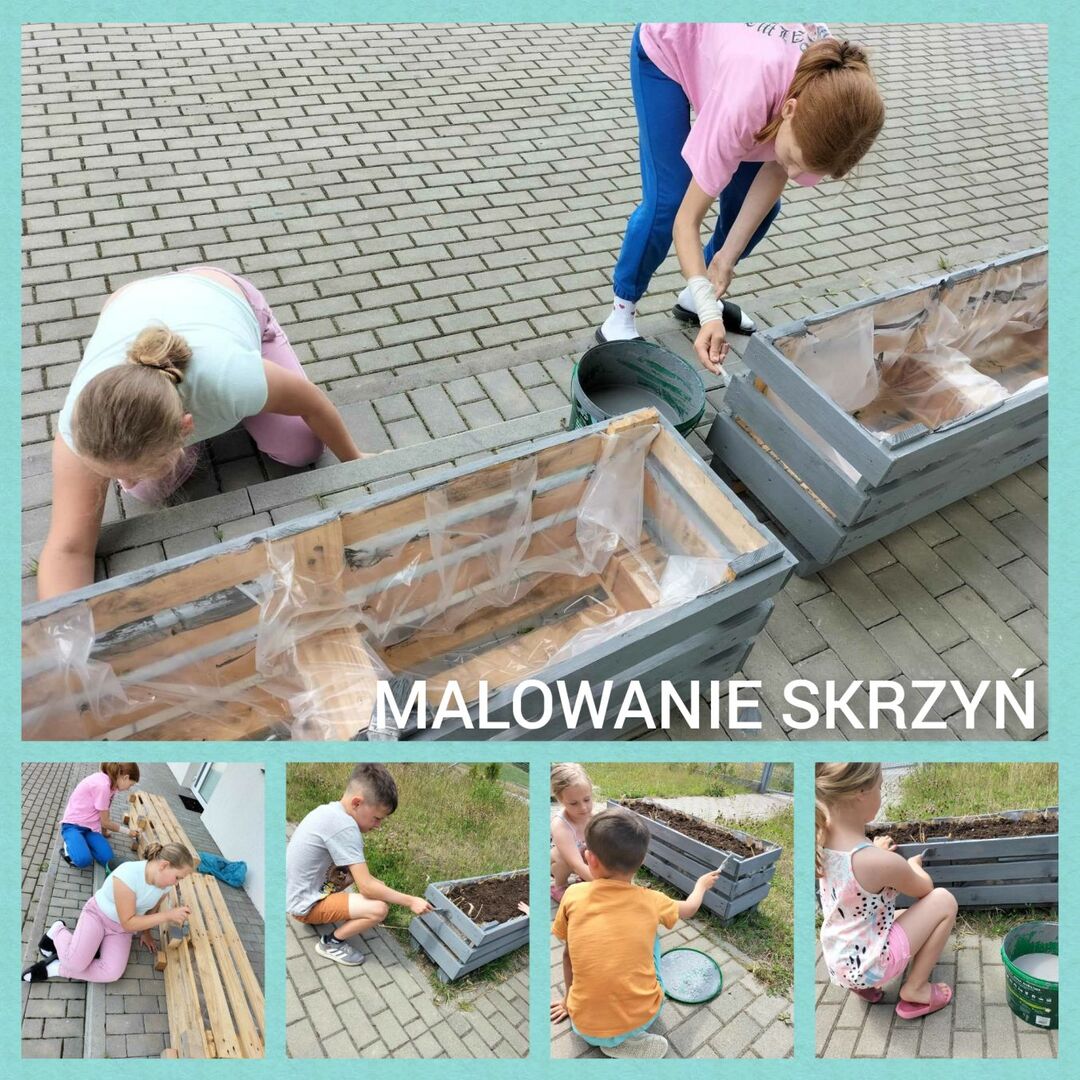 Wychowankowie z PWD Kusice podczas malowania skrzyni na truskawki i kwiaty.