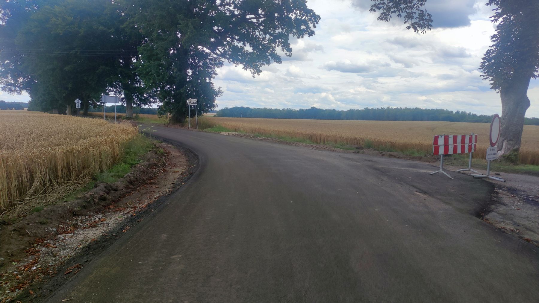 Wyremontowany odcinek drogi na odcinku Podgórki - Ostrowiec. 