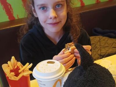 Wychowankowie w restauracji McDonald's.