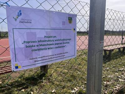 Tablica informująca o wsparciu na realizację zadania przez Urząd Marszałkowski Województwa Zachodniopomorskiego