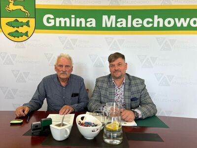 Podpisanie umowy z wykonawcą - budowa klubu dziecięcego w Malechowie