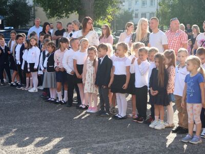 Rozpoczęcie roku szkolnego 2024/2025 w ZS w Ostrowcu - foto ZS w Ostrowcu