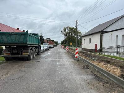 Przebudowa dróg w Karwicach