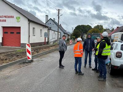 Przebudowa dróg w Karwicach