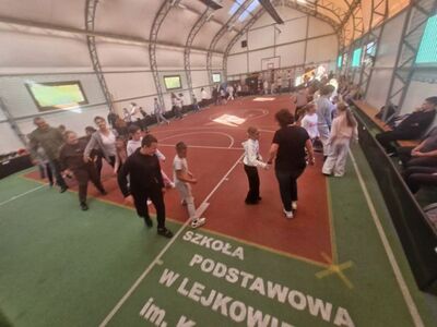 Taniec Belgijka w wykonaniu SP Lejkowo