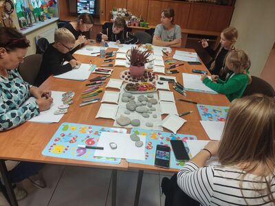 Przygotowywanie kamyków szczęścia w PWD Kosierzewo