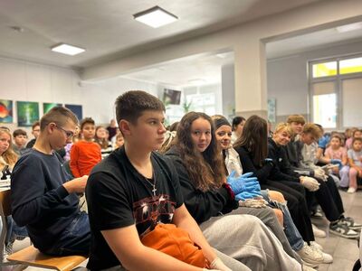 Resuscytacja krążeniowo-oddechowa na fantomie w ZSP Malechowie