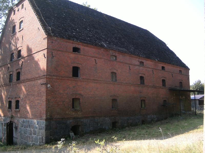 III przetarg ustny nieograniczony na sprzedaz budynku magazynowego- spichlerza położonego w miejscowości Chmielno gmina Bobolice