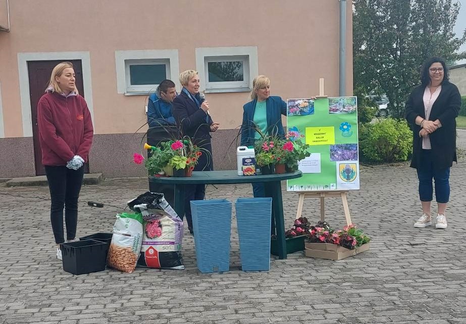 Powitanie przybyłych na spotkanie gości.