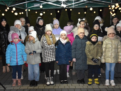 Zdjęcie z przekazania ,,Betlejemskiego Światła Pokoju" w Gminie Gościeradów