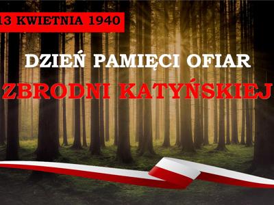 Zdięcie lasu i flagi Polski z okazji Dnia Pamięci Ofiar Zbrodni Katyńskiej