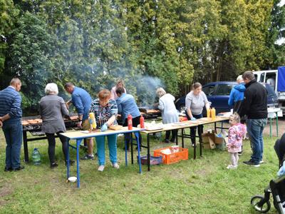 Zdjęcie z XIX Międzydiecezjalnego Przeglądu Pieśni Maryjnej na ,,Polu Zjawienia” w Księżomierzy