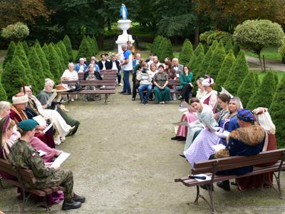 Zdjęcie uczestników Narodowego Czytania w Gościeradowie