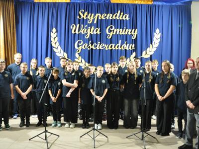 Zdjęcie z uroczystości wręczenia stypendii Wójta Gminy Gościeradów