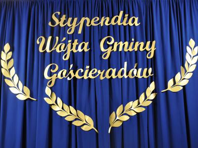 Zdjęcie z uroczystości wręczenia stypendii Wójta Gminy Gościeradów