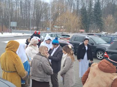 Zdjęcie kolędników, władz, radnych i soołtysów gminy Gościeradów