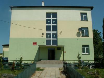 Zdjęcie przedstawiające budynek Zespołu Szkół w Księżomierzy