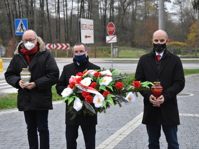 Od lewej: Sekretarz Gminy, Wójt Gminy, Przewodniczący Rady Gminy
