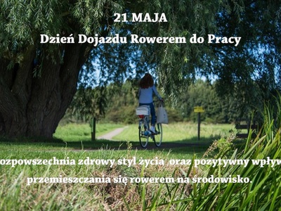 Kobieta jadąca rowerem