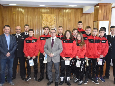 Zdjęcie z Młodzieżową Drużyną Pożarniczą z Gościeradowa