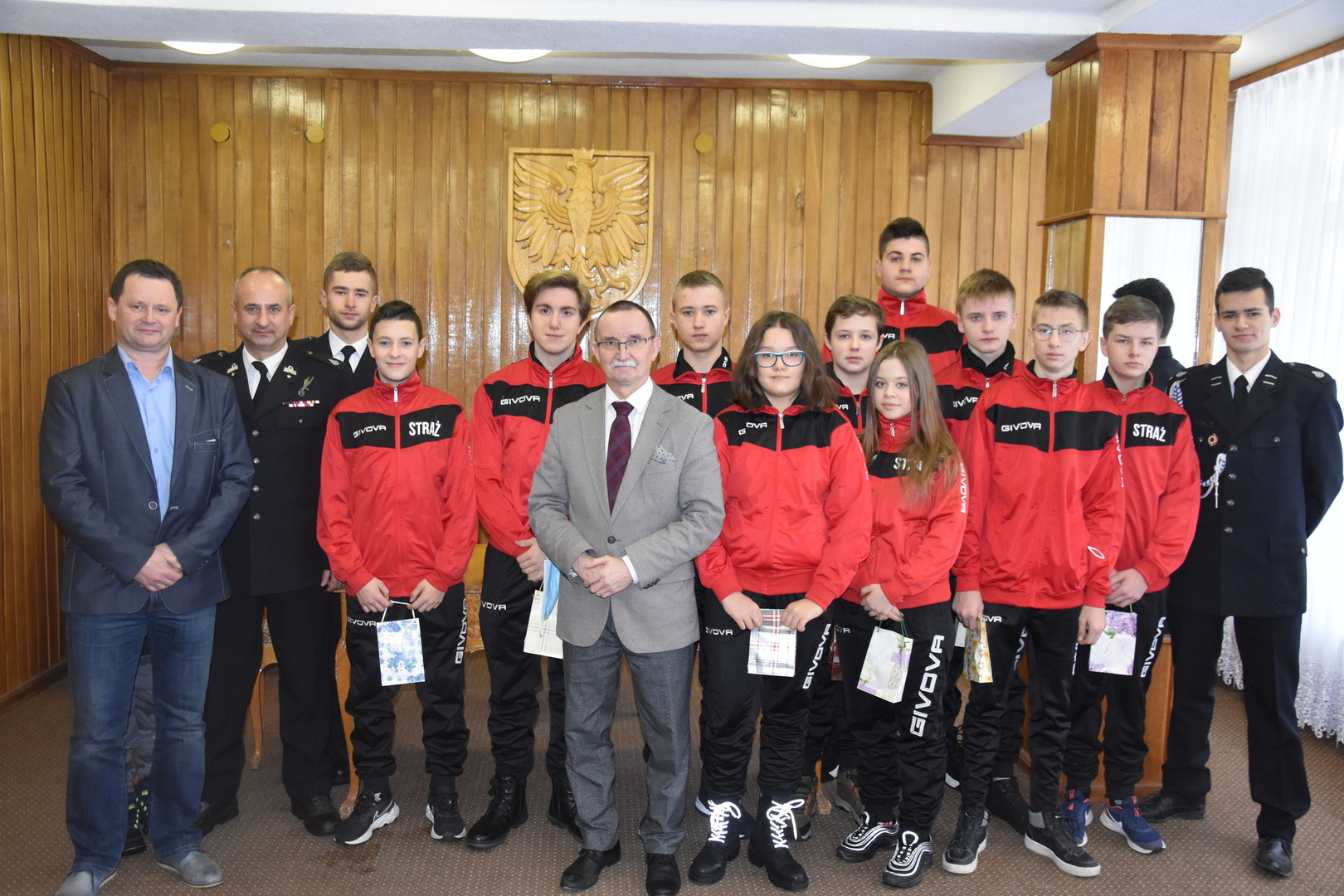 Zdjęcie z Młodzieżową Drużyną Pożarniczą z Gościeradowa