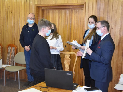 Zdjęcie z I sesji IV kadencji MRG Gościeradów