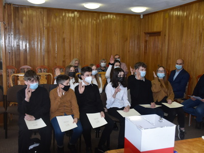 Zdjęcie z I sesji IV kadencji MRG Gościeradów