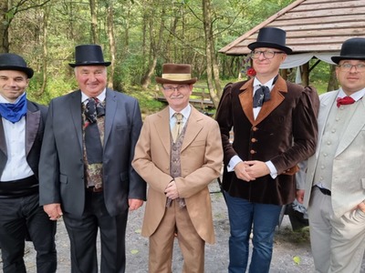 Zdjęcie gości na Źródliskach w Łanach