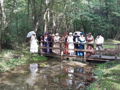 Zdjęcie gości na Źródliskach w Łanach