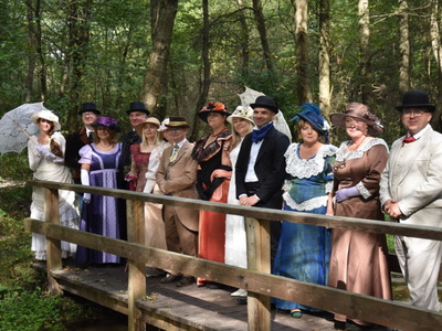 Zdjęcie gości na Źródliskach w Łanach