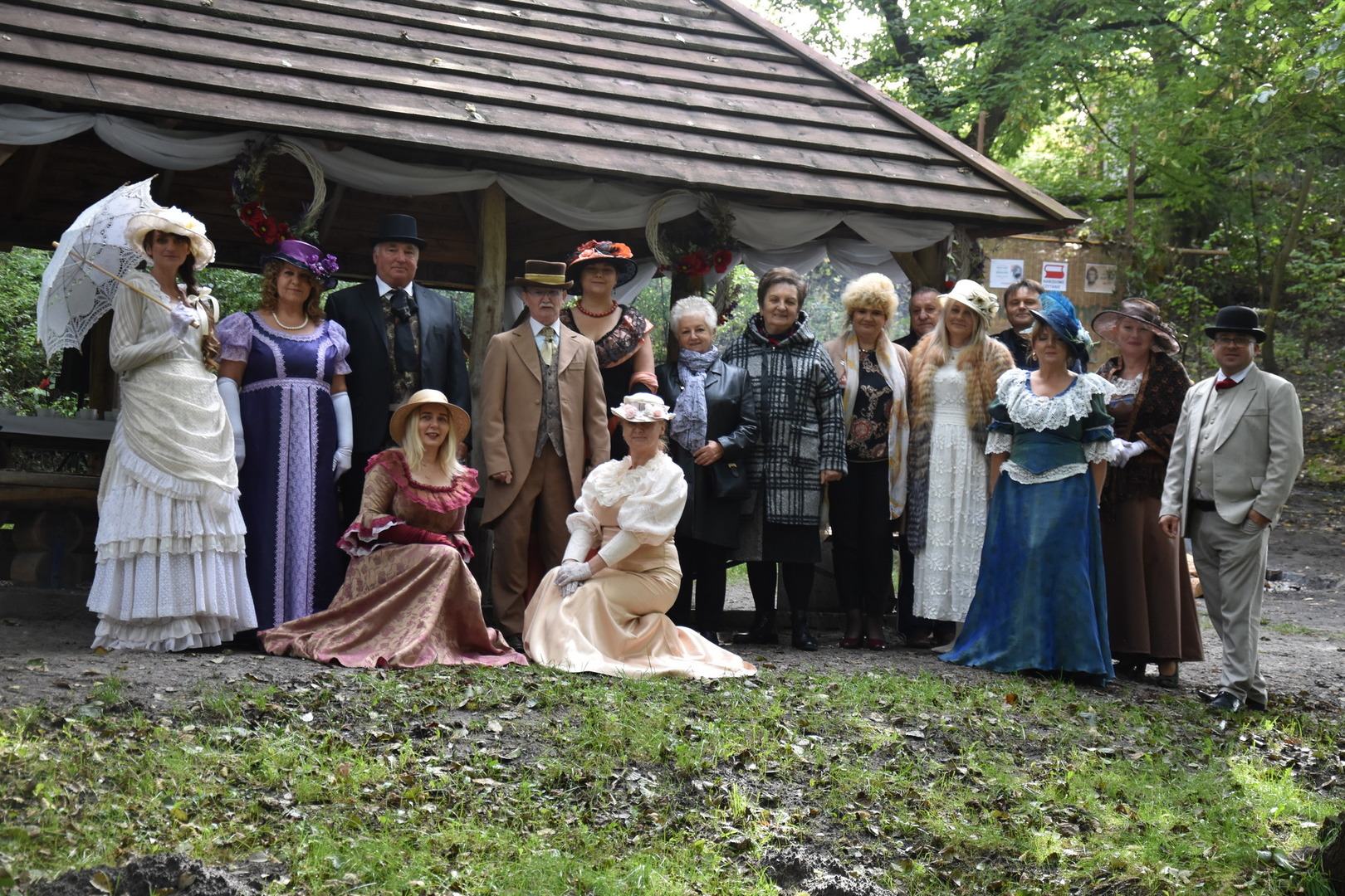 Zdjęcie gości na Źródliskach w Łanach