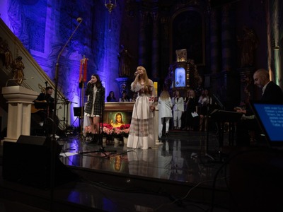 Zdjęcie Letycji Łyszczarz podczas koncertu