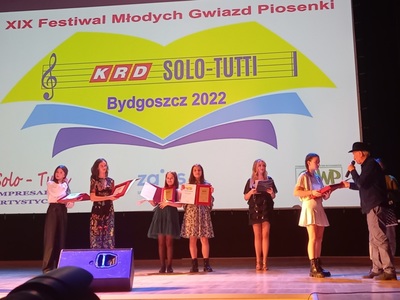 Zdjęcie Letycji Łyszczarz podczas koncertu