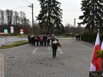 Zdjęcie ze 104 rocznicy odzyskania niepodległości w gminie Gościeradów