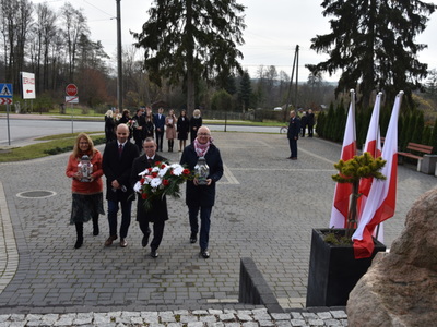 Zdjęcie ze 104 rocznicy odzyskania niepodległości w gminie Gościeradów