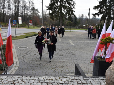 Zdjęcie ze 104 rocznicy odzyskania niepodległości w gminie Gościeradów