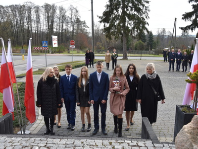 Zdjęcie ze 104 rocznicy odzyskania niepodległości w gminie Gościeradów