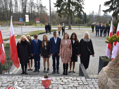 Zdjęcie ze 104 rocznicy odzyskania niepodległości w gminie Gościeradów