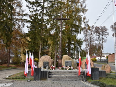 Zdjęcie ze 104 rocznicy odzyskania niepodległości w gminie Gościeradów