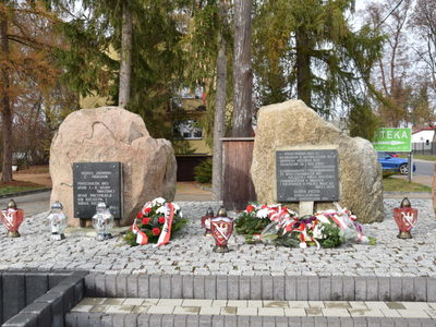 Zdjęcie ze 104 rocznicy odzyskania niepodległości w gminie Gościeradów