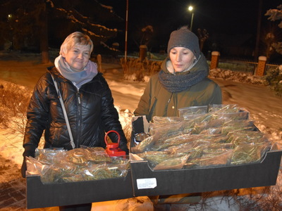 Zdjęcie z przekazanie Betlejemskiego Światełka Pokoju w Gościeradowie