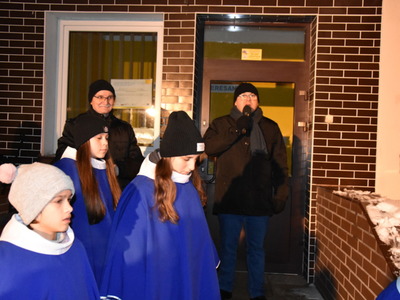 Zdjęcie z przekazanie Betlejemskiego Światełka Pokoju w Gościeradowie