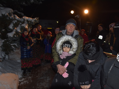 Zdjęcie z przekazanie Betlejemskiego Światełka Pokoju w Gościeradowie