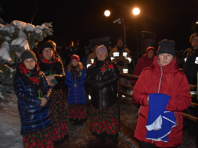 Zdjęcie z przekazanie Betlejemskiego Światełka Pokoju w Gościeradowie
