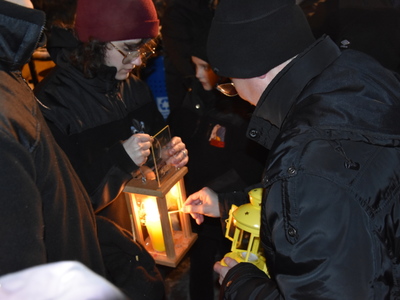 Zdjęcie z przekazanie Betlejemskiego Światełka Pokoju w Gościeradowie