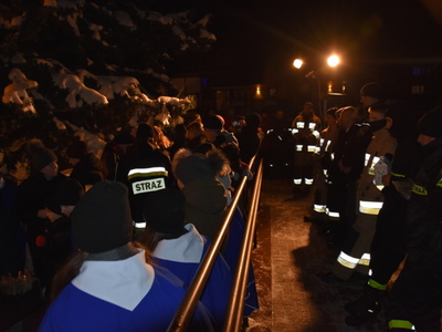 Zdjęcie z przekazanie Betlejemskiego Światełka Pokoju w Gościeradowie