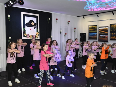 Zdjęcie z koncertu z okazji Dnia Kobiet w Gościeradowie