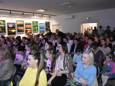 Zdjęcie z koncertu z okazji Dnia Kobiet w Gościeradowie