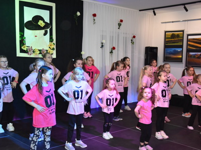 Zdjęcie z koncertu z okazji Dnia Kobiet w Gościeradowie