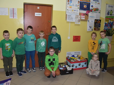 Zbiórka karmy dla przytuliska zorganizowana przez MRG Gościeradów